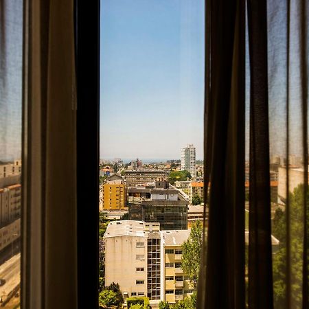 Готель Crowne Plaza Porto By Ihg Екстер'єр фото View from the window of a cell at the prison