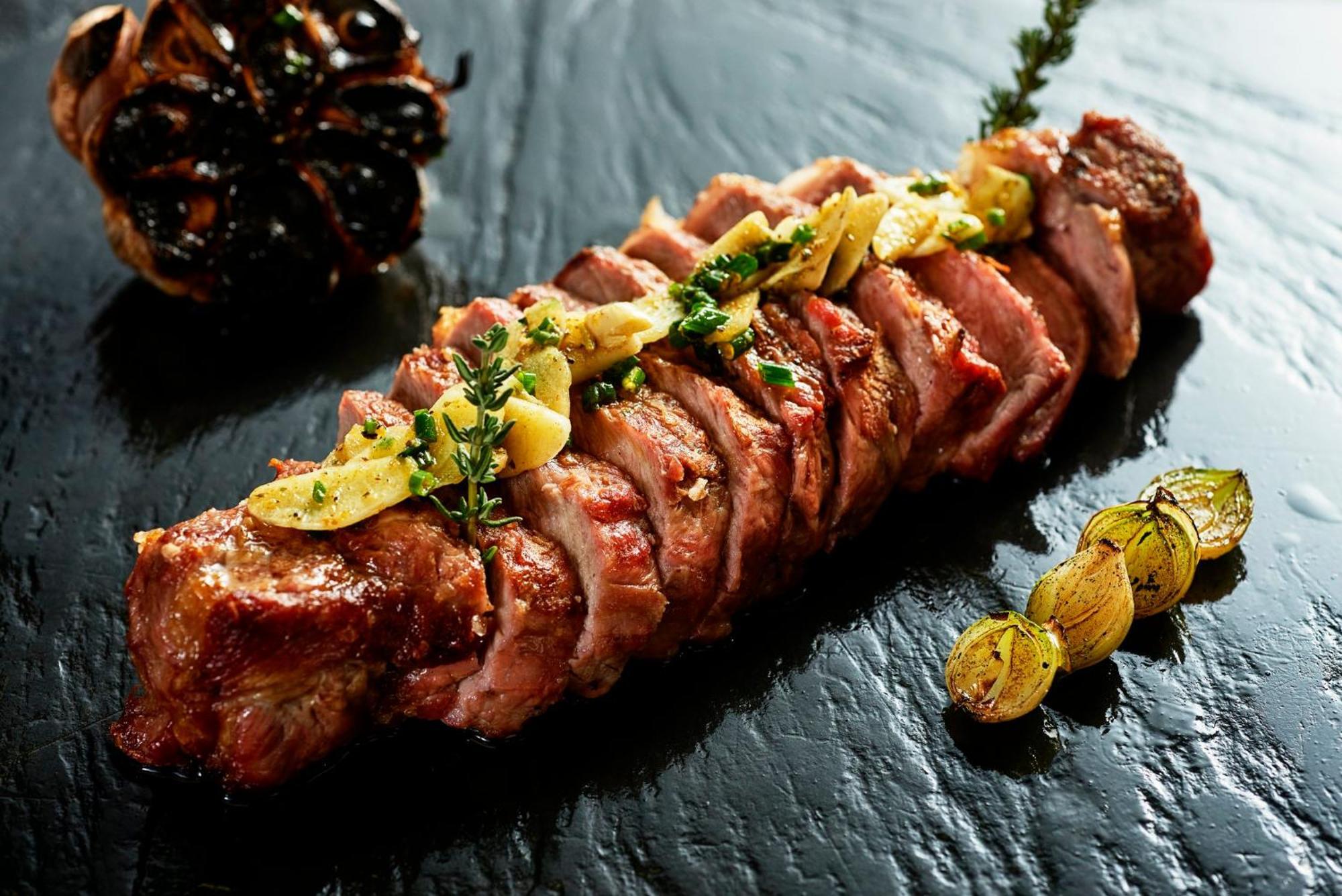 Готель Crowne Plaza Porto By Ihg Екстер'єр фото A pork tenderloin