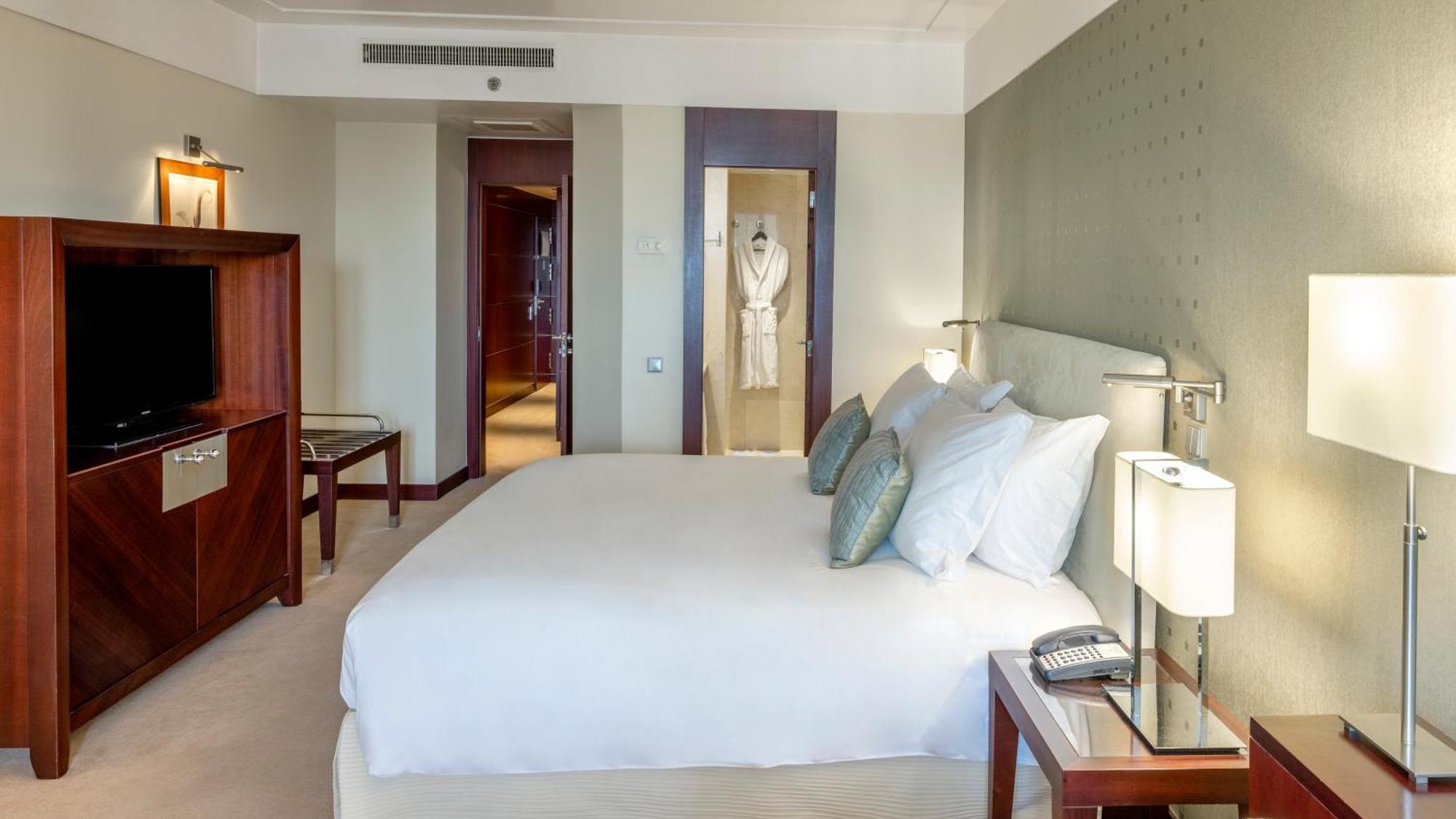 Готель Crowne Plaza Porto By Ihg Екстер'єр фото A bedroom at the hotel