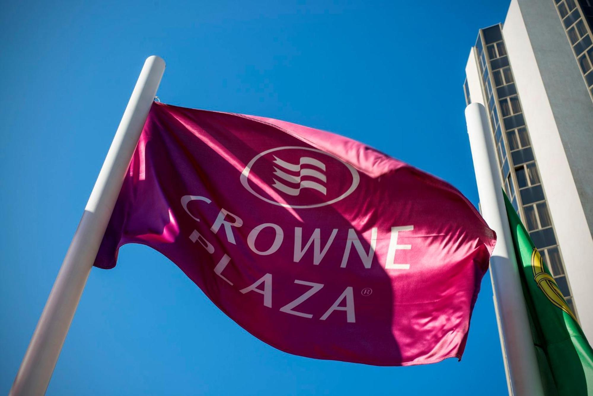 Готель Crowne Plaza Porto By Ihg Екстер'єр фото Crown Plaza flag