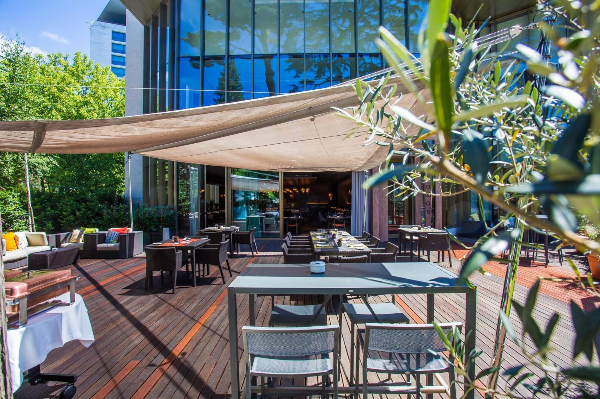 Готель Crowne Plaza Porto By Ihg Екстер'єр фото The terrace of the restaurant